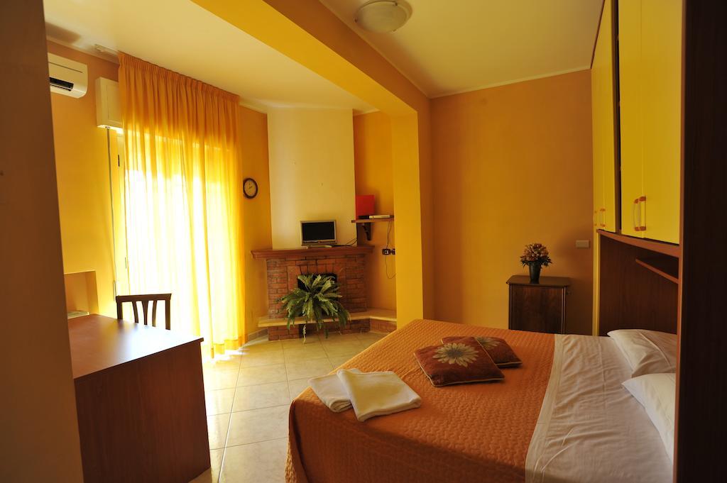 Hotel La Praia Zambrone Habitación foto